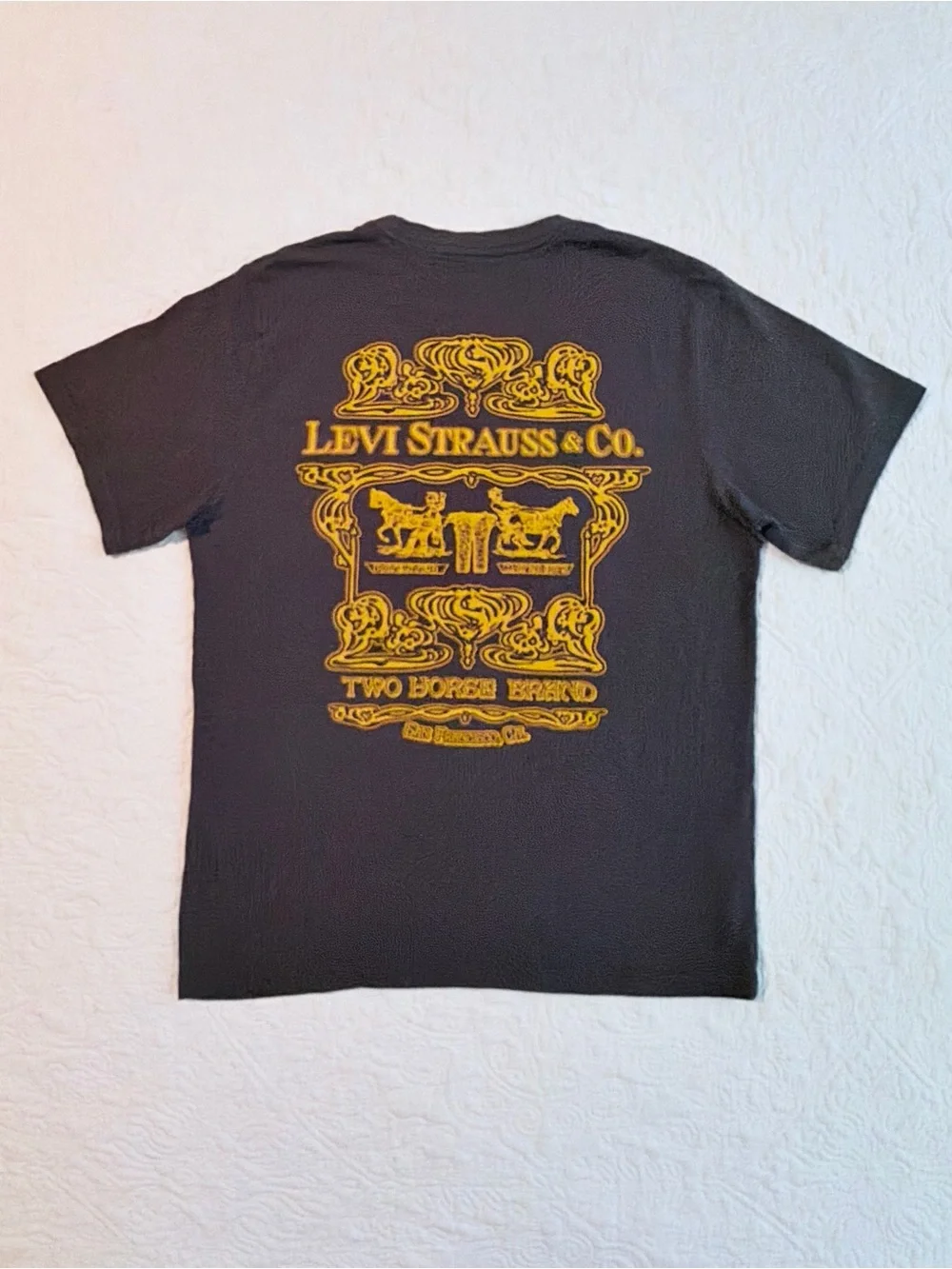 Levi’s Two Horse Brand Tee | Grey | Size XS | Relaxed Fit Graphic